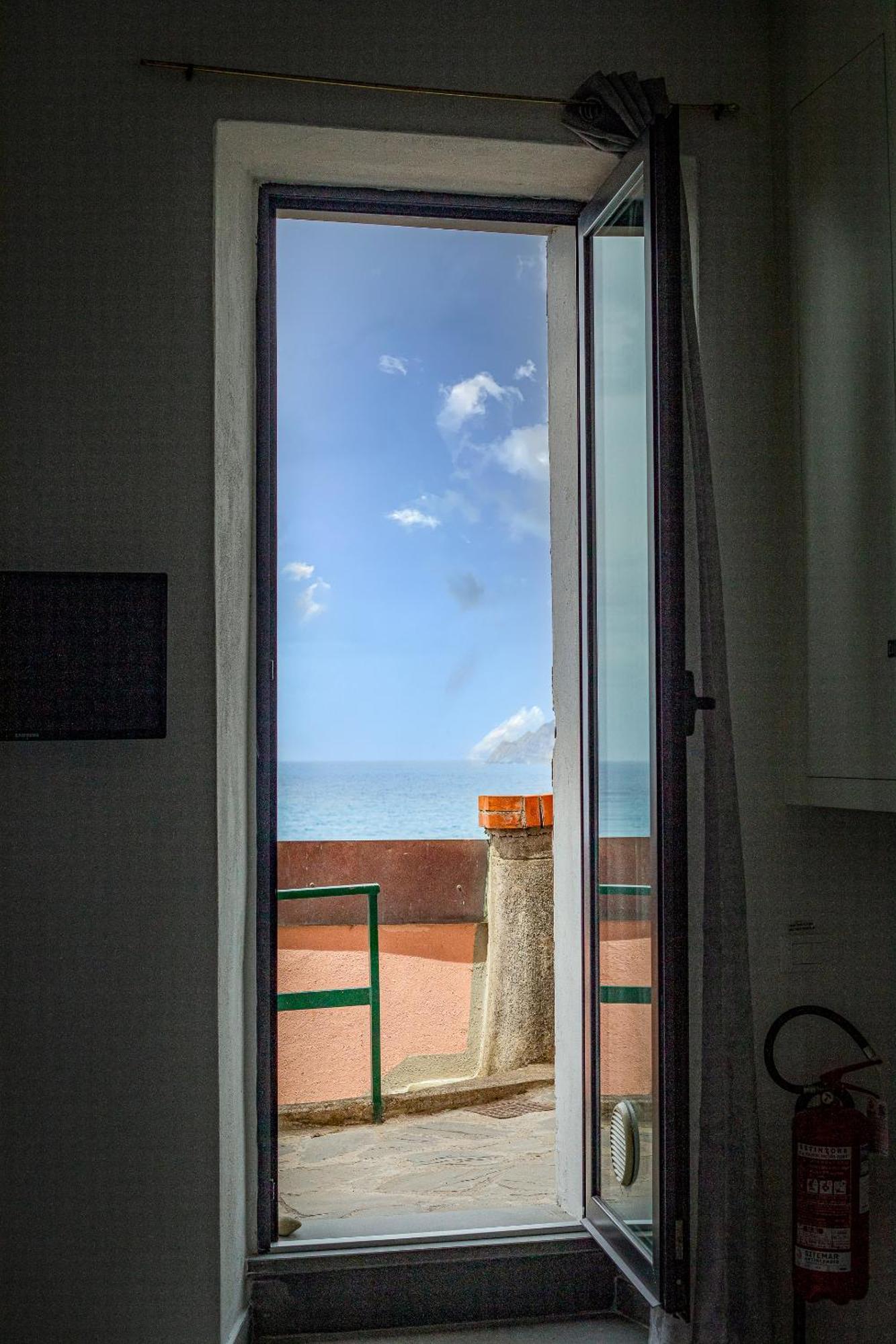 Pepita Apartment , Big Window To The Sea مانارولا المظهر الخارجي الصورة